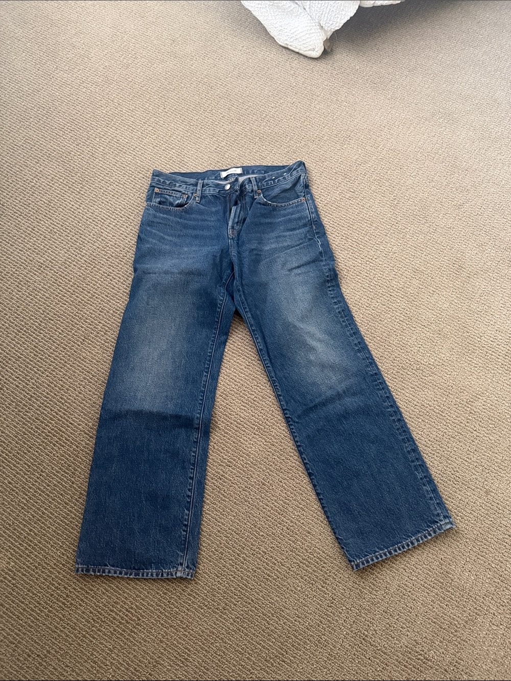 Madewell Classic low rise Straight-Leg Jeans in Medium Blue Wash